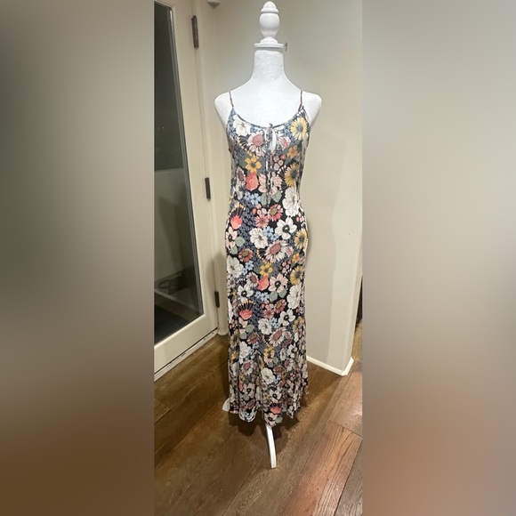 O'Neill Dresses & Skirts - O’Neil floral maxi dress